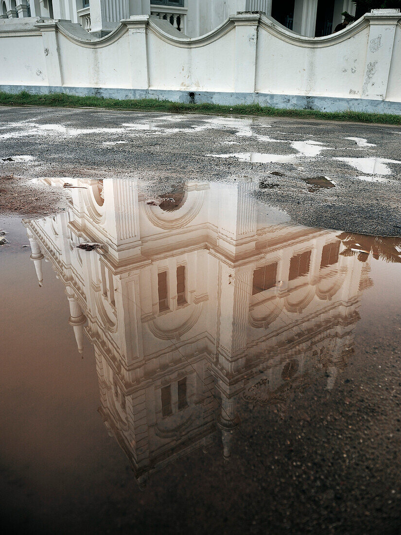 Reflection of a mosque in a puddle, Galle Fort, rampart walls of the Dutch, Galle Fort, Sri Lanka