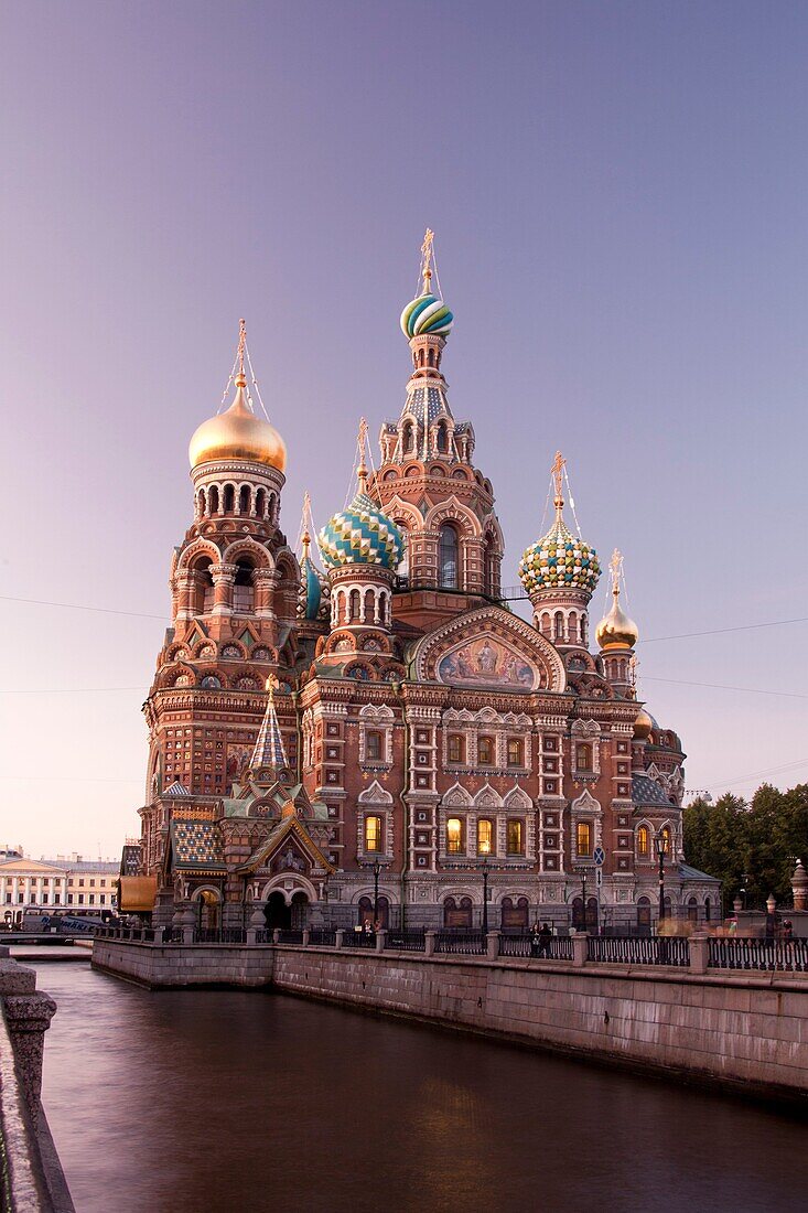 Rusia , San Petersburg City , Church of the Savior on Spilled Blood and Gribodeyova Canal.