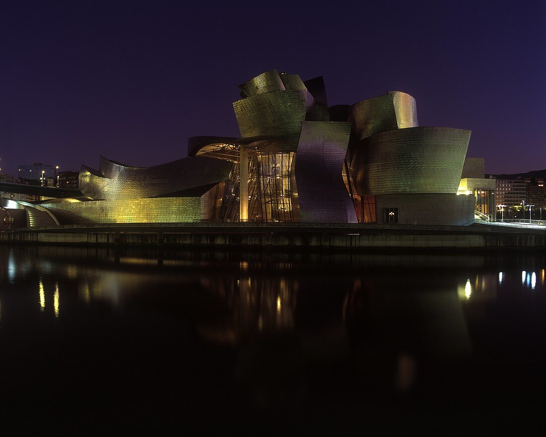 GUGGENHEIM MUSEUM OF MODERN ART NERVION RIVER BILBAO BASQUE COUNTRY SPAIN