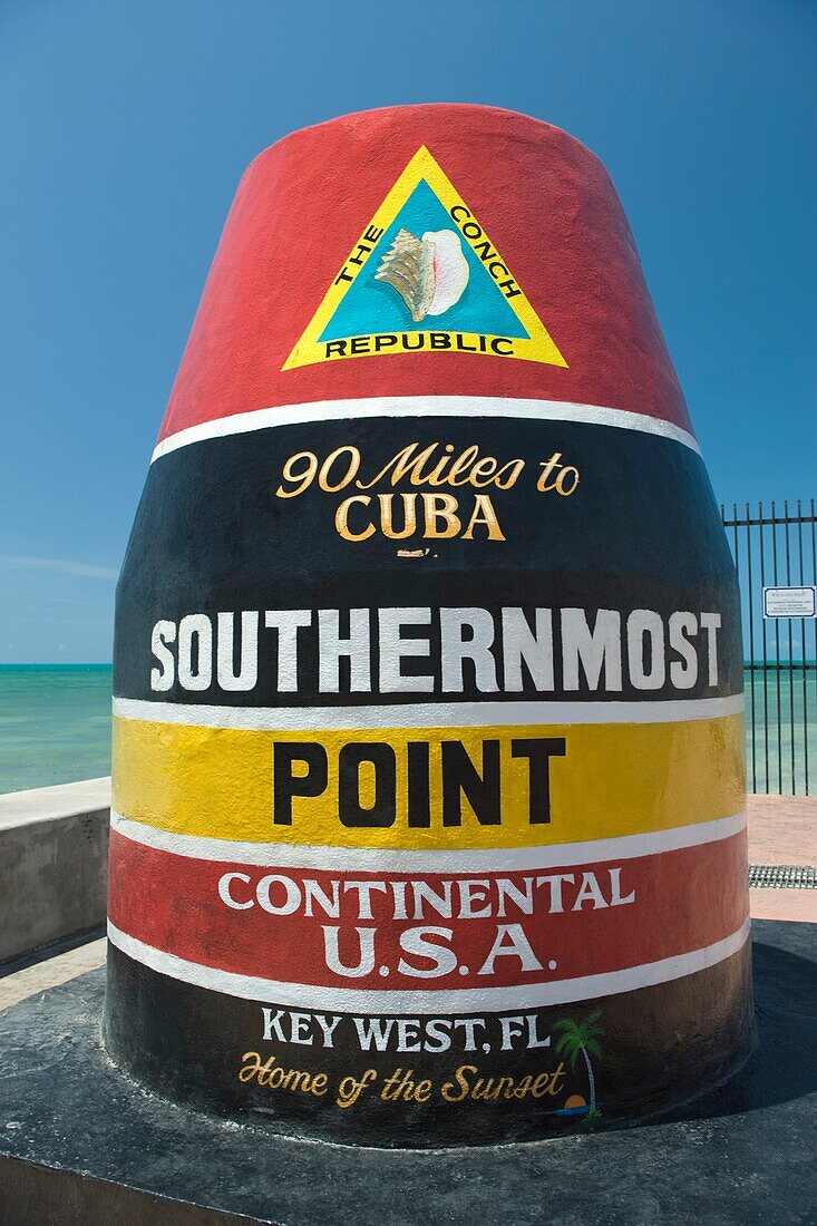 SOUTHERNMOST POINT IN CONTINENTAL UNITED STATES MONUMENT KEY WEST FLORIDA USA