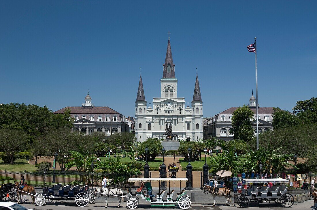 HORSE CARRIAGE SIGHTSEEING EXCURSION TOURS JACKSON SQUARE FRENCH QUARTER DOWNTOWN NEW ORLEANS LOUISIANA USA