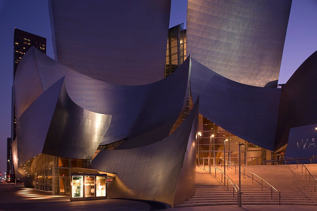 WALT DISNEY CONCERT HALL DOWNTOWN LOS ANGELES CALIFORNIA USA