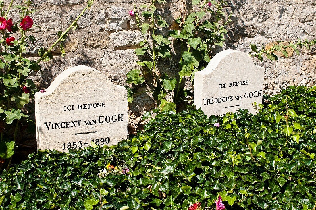 Vincent and Theo van Gogh´s graves in Auvers-sur-Oise, France