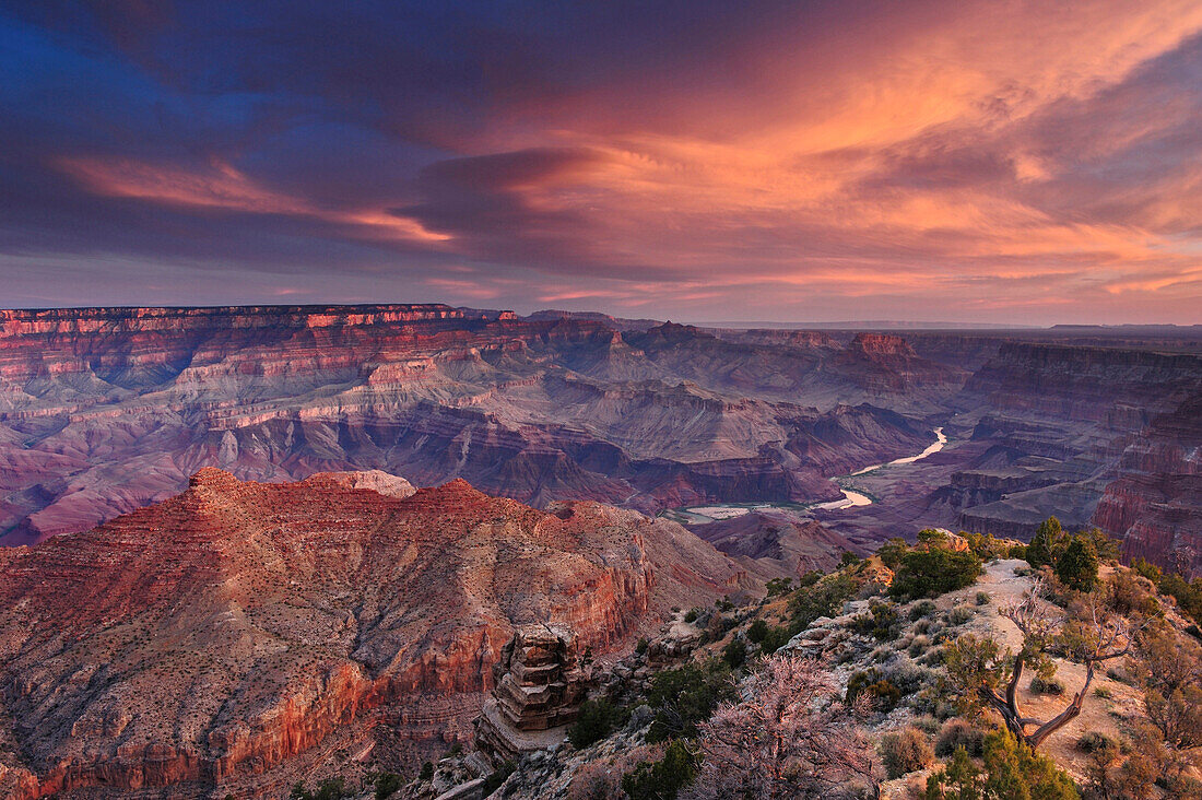 Grand Canyon unter Wolkenhimmel, Desert View Point, Grand Canyon Nationalpark, UNESCO Weltnaturerbe Grand Canyon, Arizona, Südwesten, USA, Amerika