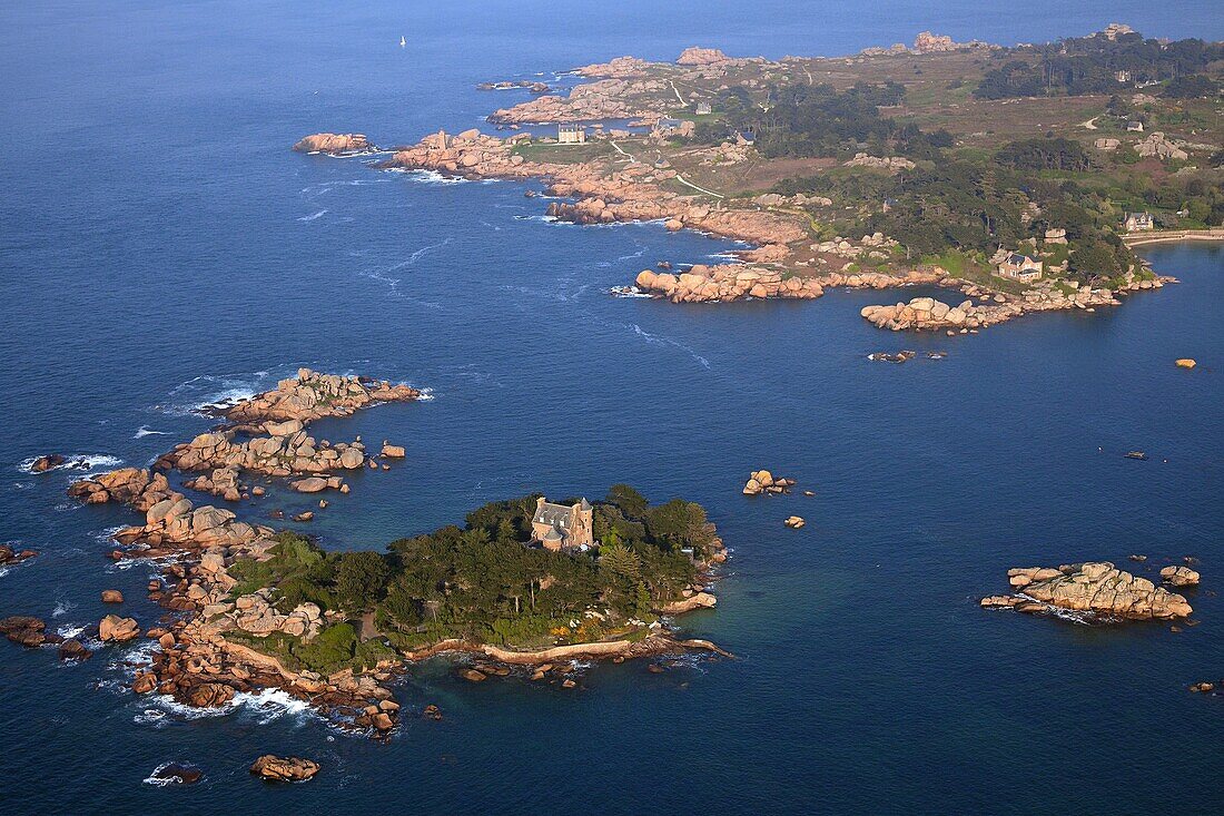 France, Cotes d' Armor, Ploumanach, the lighthouse in Perros Guirec, pink granite coast