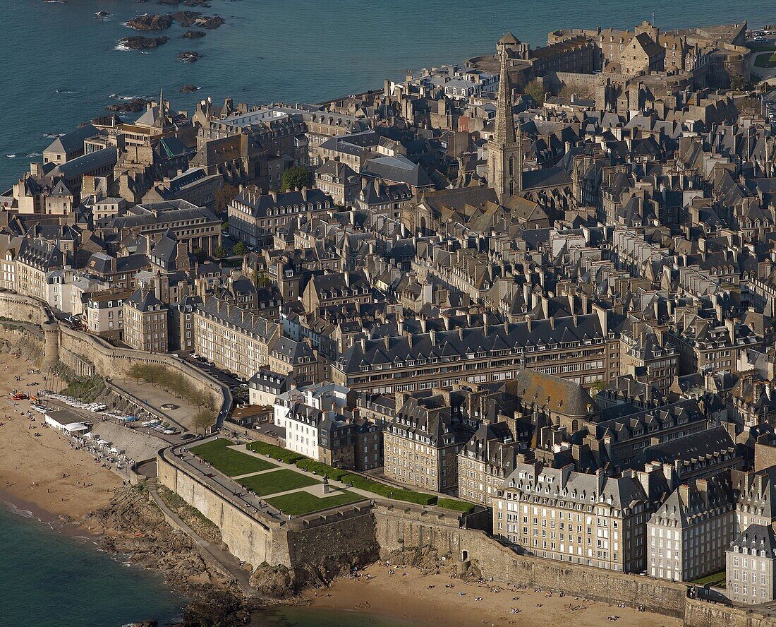 France, Ille-et-Vilaine, Saint Malo, Fortified city, aerial view