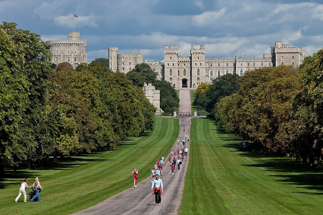 Windsor Castle Viewed from the ´Long Walk´, Windsor, Berkshire, England
