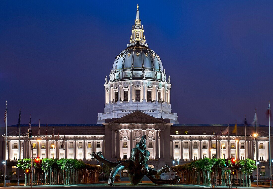 San Francisco City Hall at night