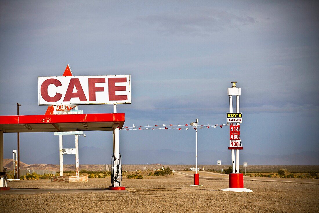 Roy´s Motel & Cafe, historic landmark along the old Route 66 in the Mojave Desert Amboy, CA