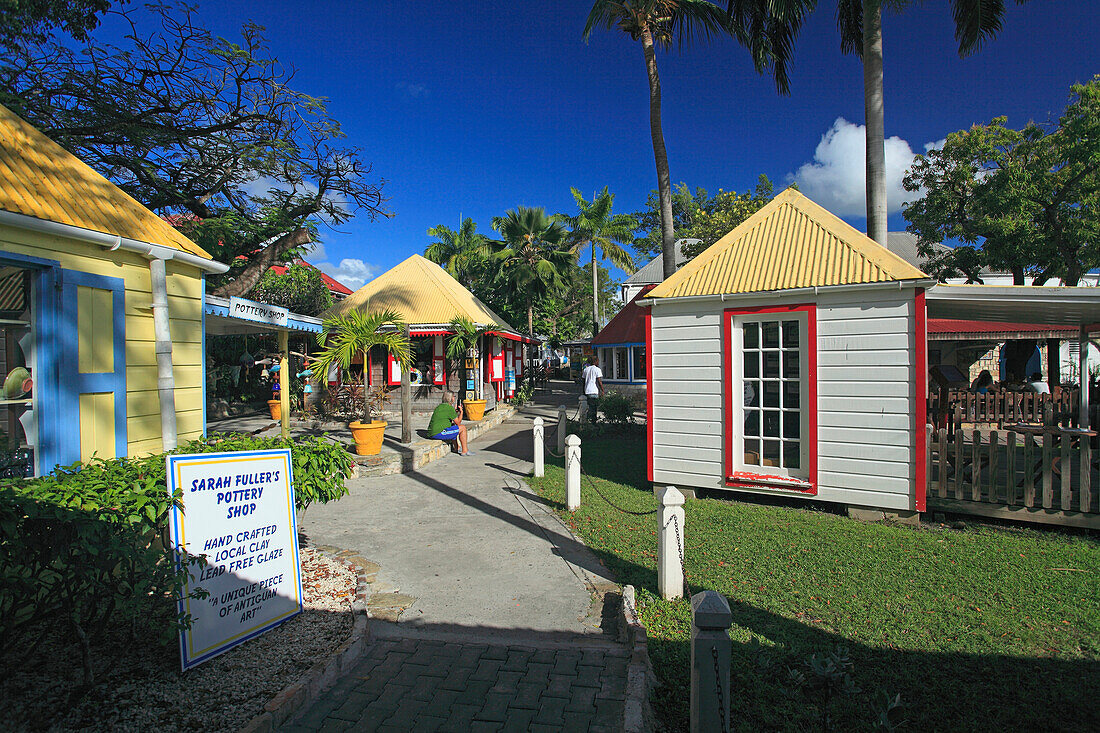 Häuser am Redcliff Quay im Sonnenlicht, Saint John's, Antigua, Westindische Inseln, Karibik, Mittelamerika, Amerika