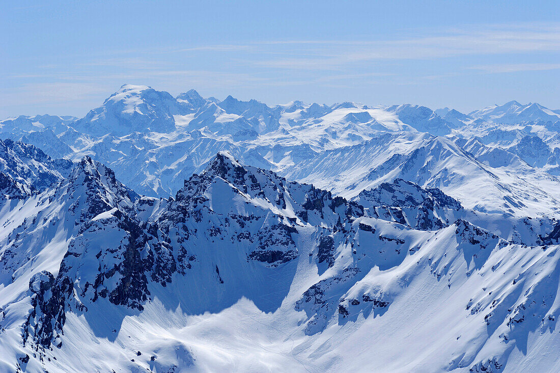 Blick auf Berge des Schweizer Nationalpark mit Piz Laschadurella und auf Ortlergruppe, Schweizer Nationalpark, Piz Nuna, Engadin, Graubünden, Schweiz