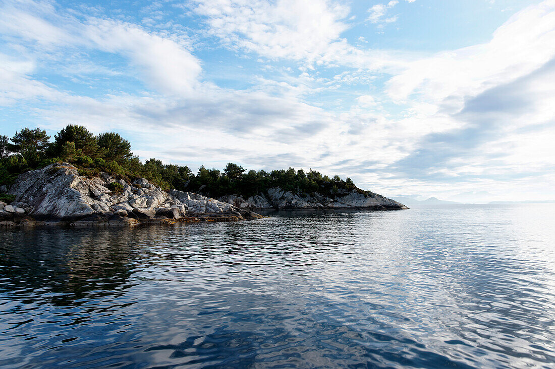 Insel bei Storebo, Insel Huftaroy, Nordsee, Austevoll, Norwegen