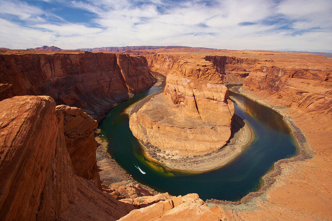 View of the Horseshoe Bend of Colorado River, Glen Canyon, Glen Canyon National Recreation Area, Arizona, USA, America