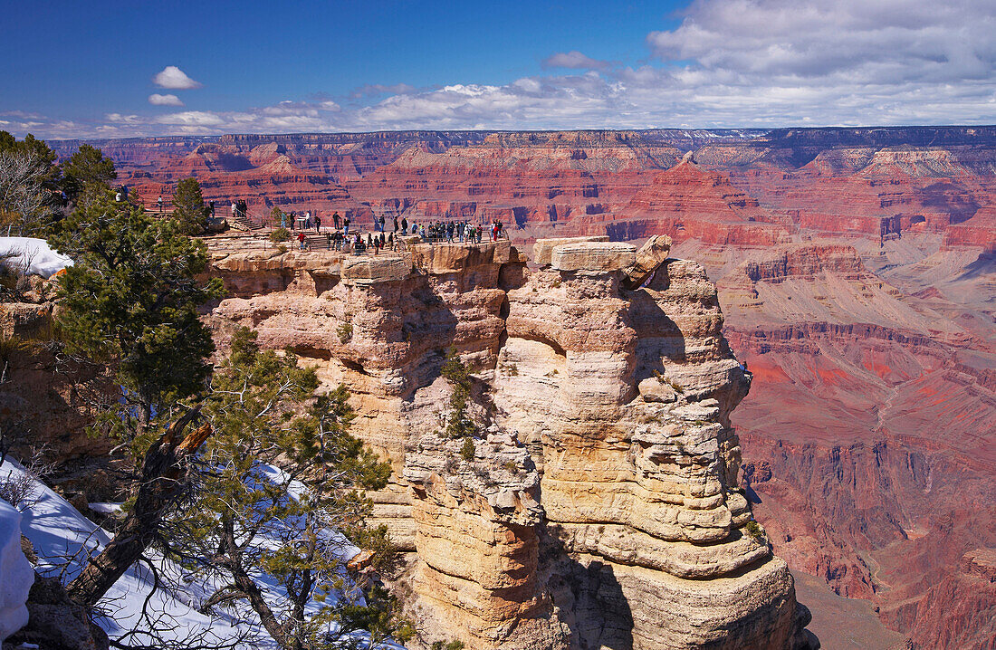 View across the Grand Canyon, Mather Point, South Rim, Grand Canyon National Park, Arizona, USA, America