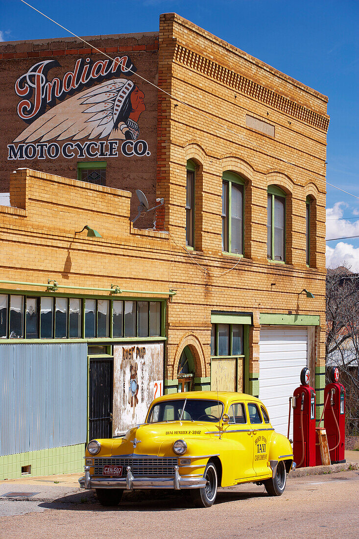 Oldtimer in Old Bisbee, Mining-town, Sonora Desert, Arizona, USA, America