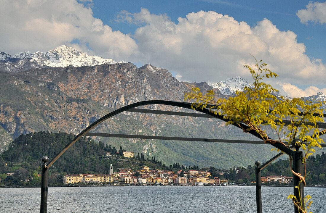 Bellagio von Menaggio aus, Comer See, Lombardei, Italien