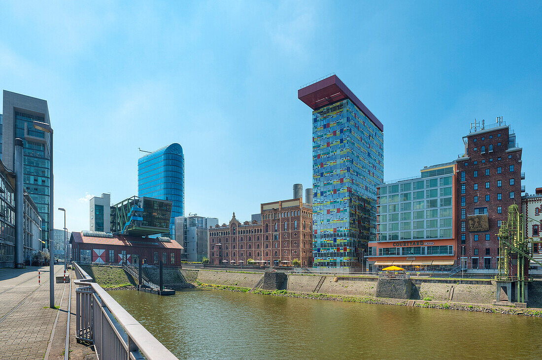 View at the Neuer Zollhof, Media harbour, Dusseldorf, Northrhine-Westphalia, Germany, Europe