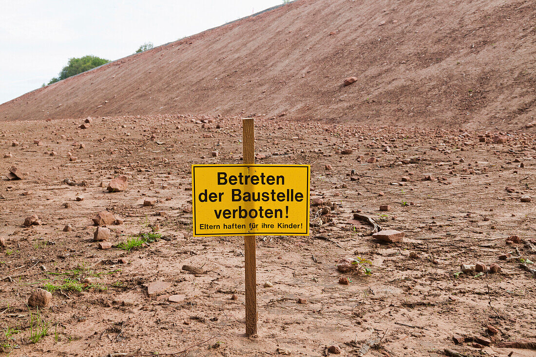 German warning sign, keep off, no trespassing, construction site along the motorway, Bavaria, Germany
