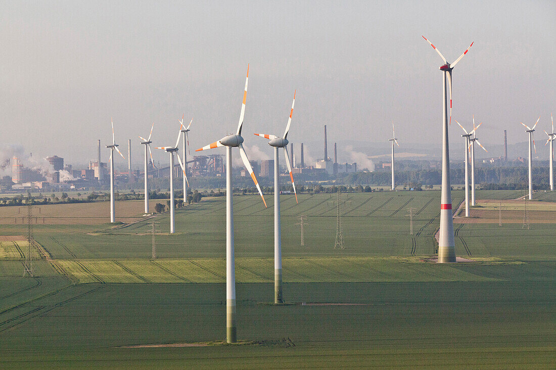 Luftbild Windpark bei Salzgitter, regenerative Energien, ökologisch, alternative Energien, Niedersachsen, Deutschland