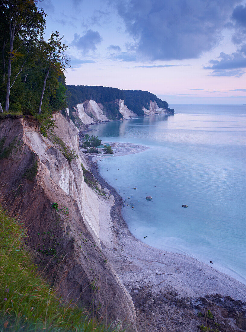 Abruption of chalkstone at Kieler Ufer, Chalk cliff at Jasmund National Park, Island of Ruegen, Mecklenburg Western Pomerania, Germany, Europe