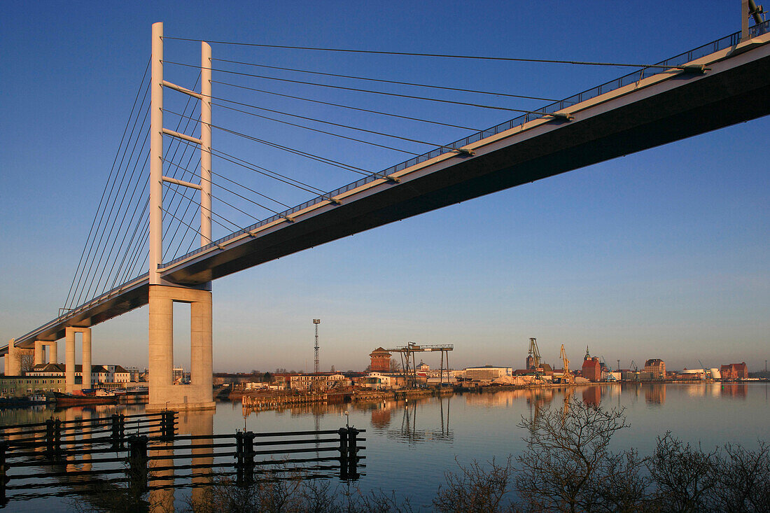 Rügenbrücke in Stralsund, Insel Rügen, Mecklenburg Vorpommern, Deutschland, Europa