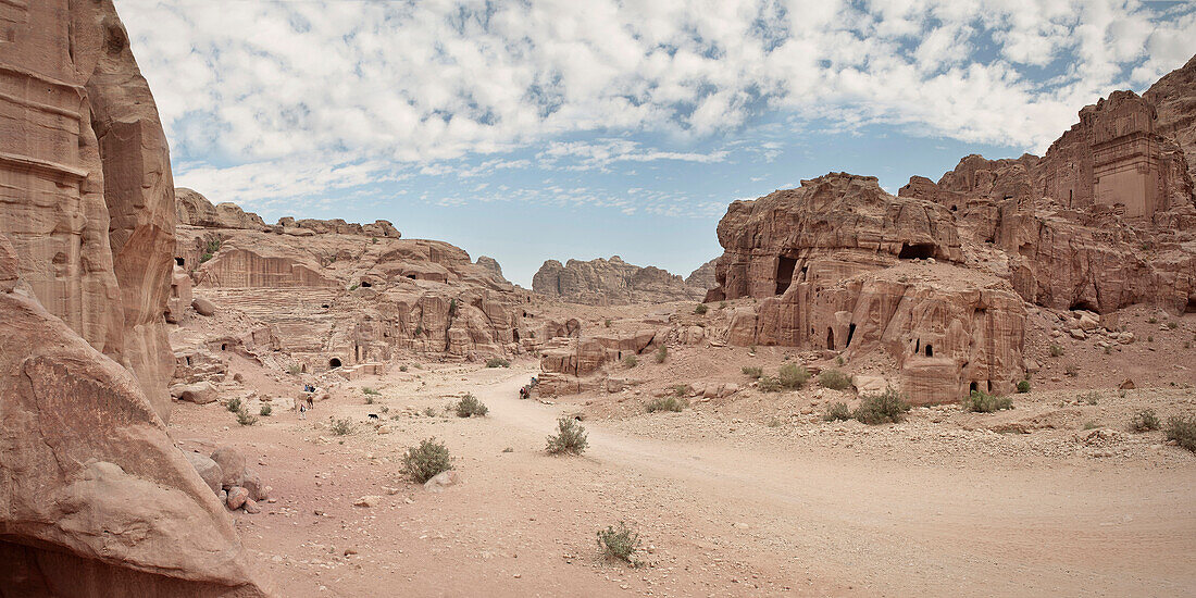 Panoramablick über Petra, Felsengräber in der Wüste, UNESCO Weltkulturerbe, Wadi Musa, Jordanien, Naher Osten, Asien