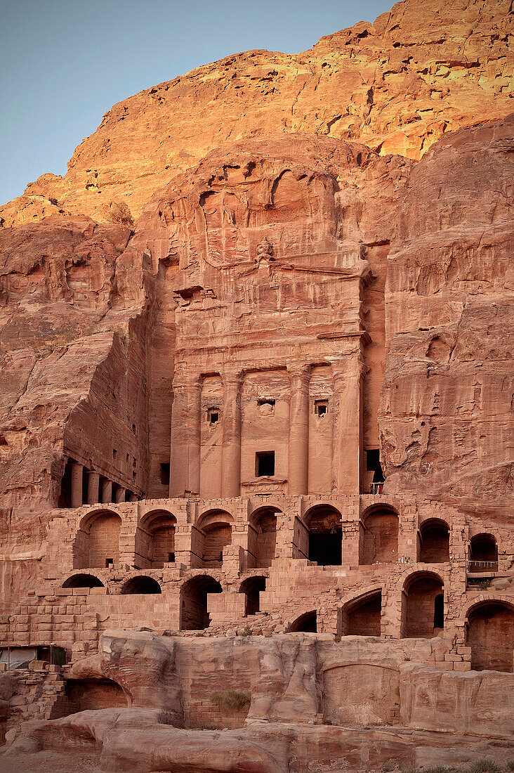 Das Urnengrab, Königliche Gräber in Petra, UNESCO Weltkulturerbe, Wadi Musa, Jordanien, Naher Osten, Asien