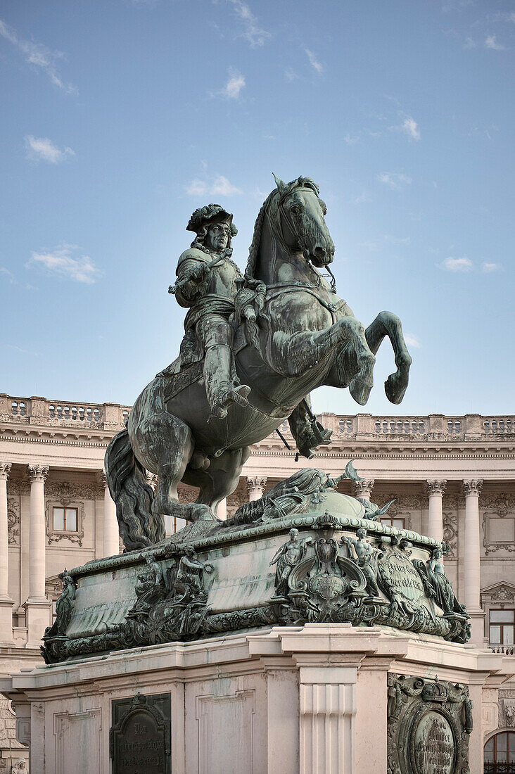 Reiterstatue von Prinz Eugen vor der Neuen Hofburg, Wien, Österreich, Europa