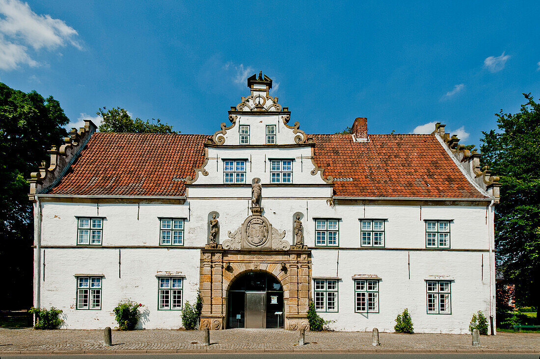 Gatehaus of the castle of Husum, representation of Chamber of Industry and Commerce, Northern Frisia, Schleswig Holstein, Germany