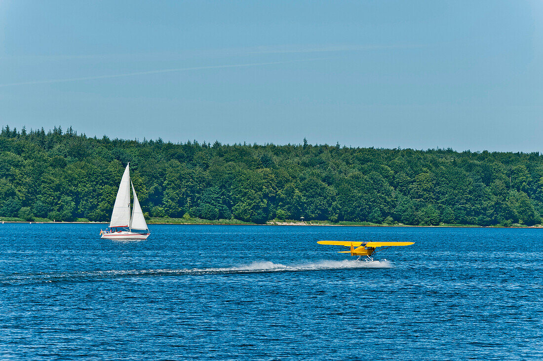 Wasserflugzeug am Yachthafen von Flensburg, Flensburger Förde, Ostsee, Schleswig-Holstein, Deutschland