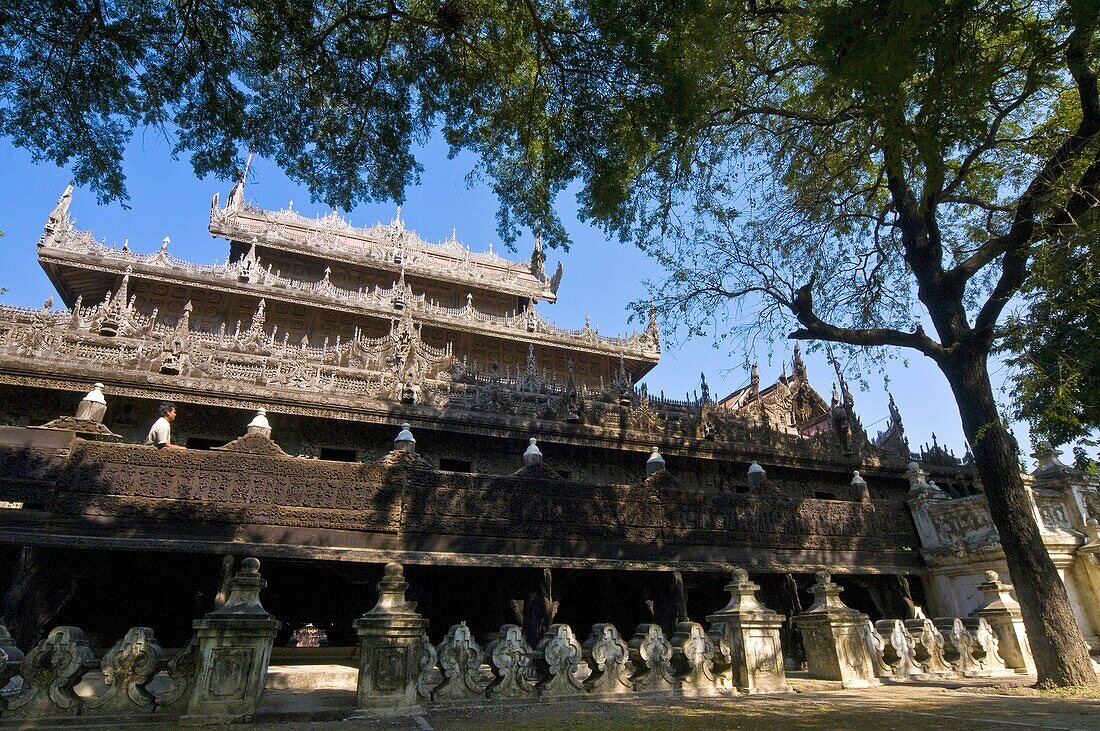 Myanmar (Burma), Mandalay State, Mandalay, the Shwe Nan Daw temple, nice sample of teak traditional architecture covered with sculpted wooden panels