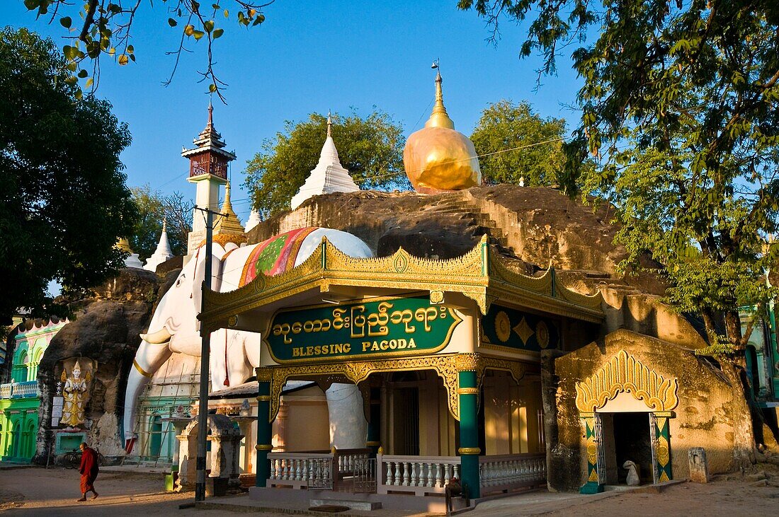 'Myanmar (Burma), Sagaing State, Po Win Daung, Shwe Ba Htaung temple topped by an elephant called ''Yanpyae Manpyae'' (kills the ennemies)'