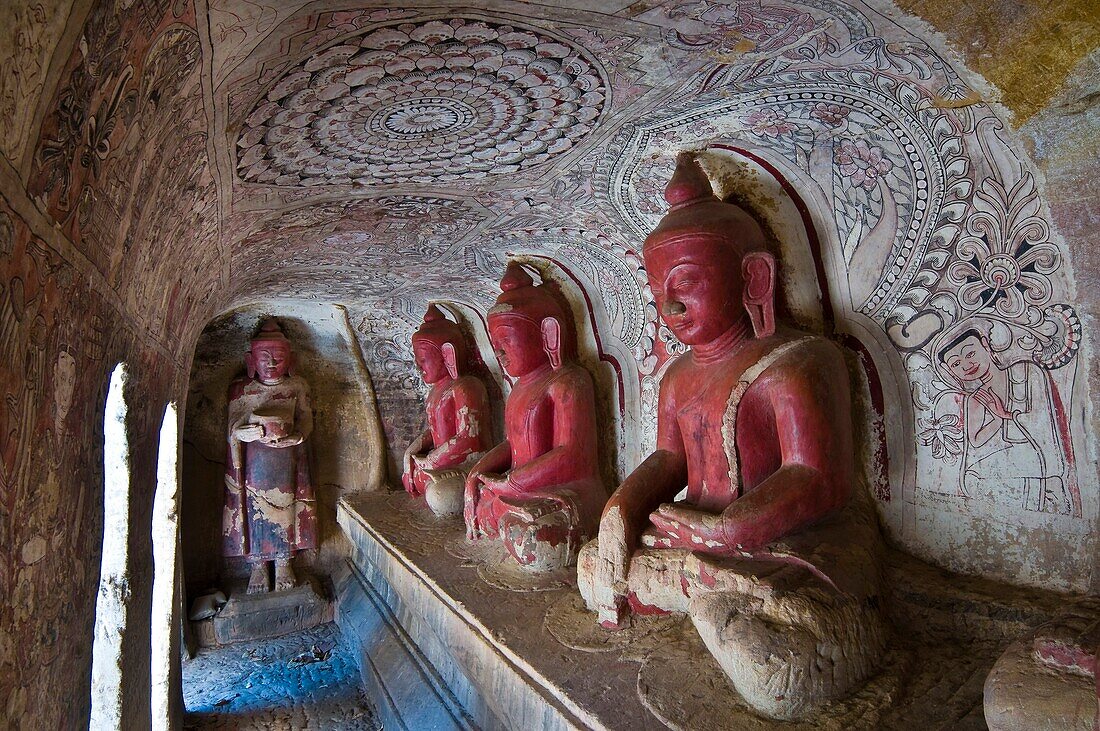 Myanmar (Burma), Sagaing State, Po Win Daung, these caves owe their name to the famous alchimist U Hpo Win who lived there, they shelter statues, wooden sculptures and Buddhist rock paintings dated between the 17th and 18th century