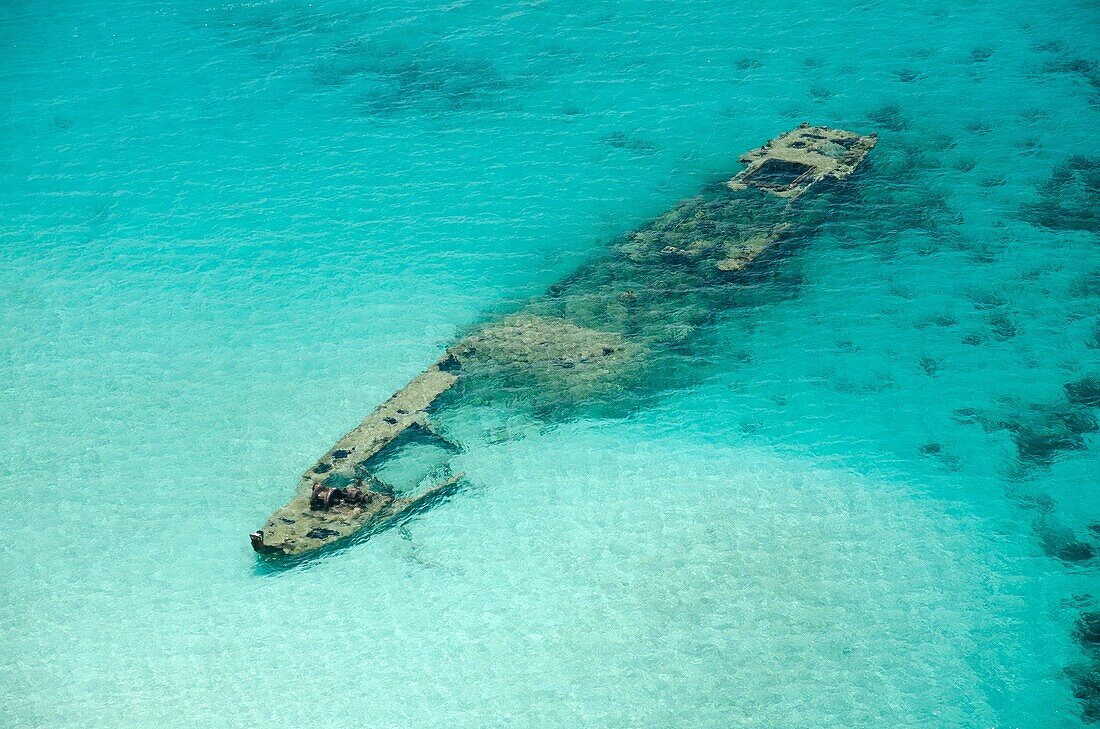 Sunken ship at the reef in Kuna Yala  San Blas archipelago, Caribbean, Panama, Central America