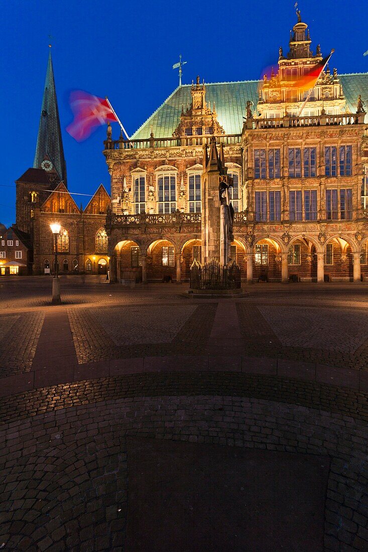 The mediaeval town hall in Bremen with the Roland statue at night, Germany, Europe