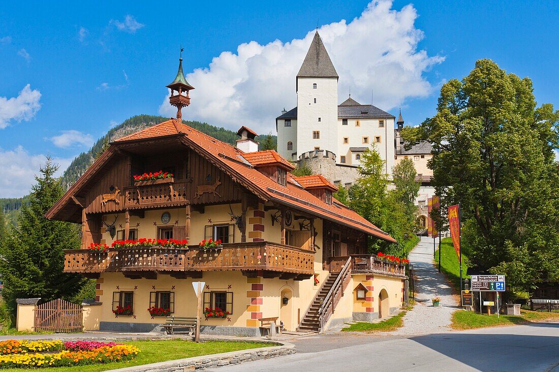 architecture , Austria , building , color image , day , Europe , fortification , fortress , heritage , historic , horizontal , Mauterndorf , outdoor , V04-1589880 , AGEFOTOSTOCK 