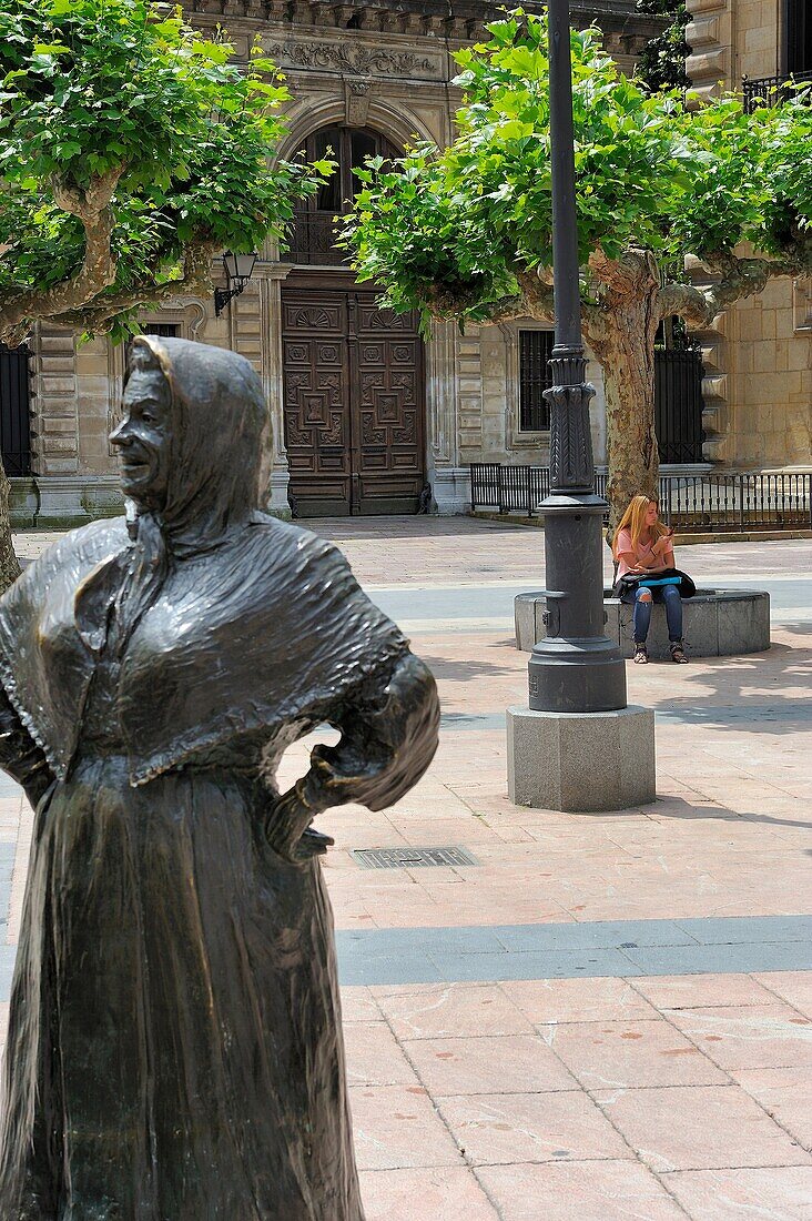 Spain, Asturias, Oviedo, Plaza Daoiz y Velarde