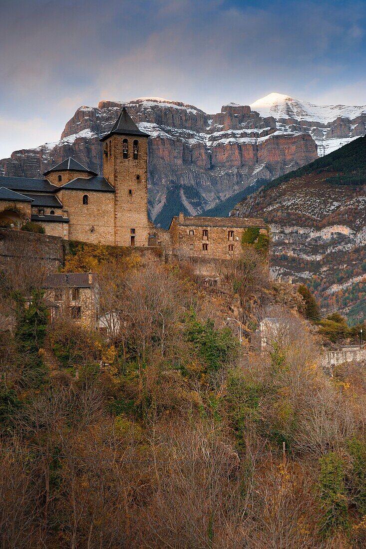 Church of the Torla and Peak Mondaduero to background