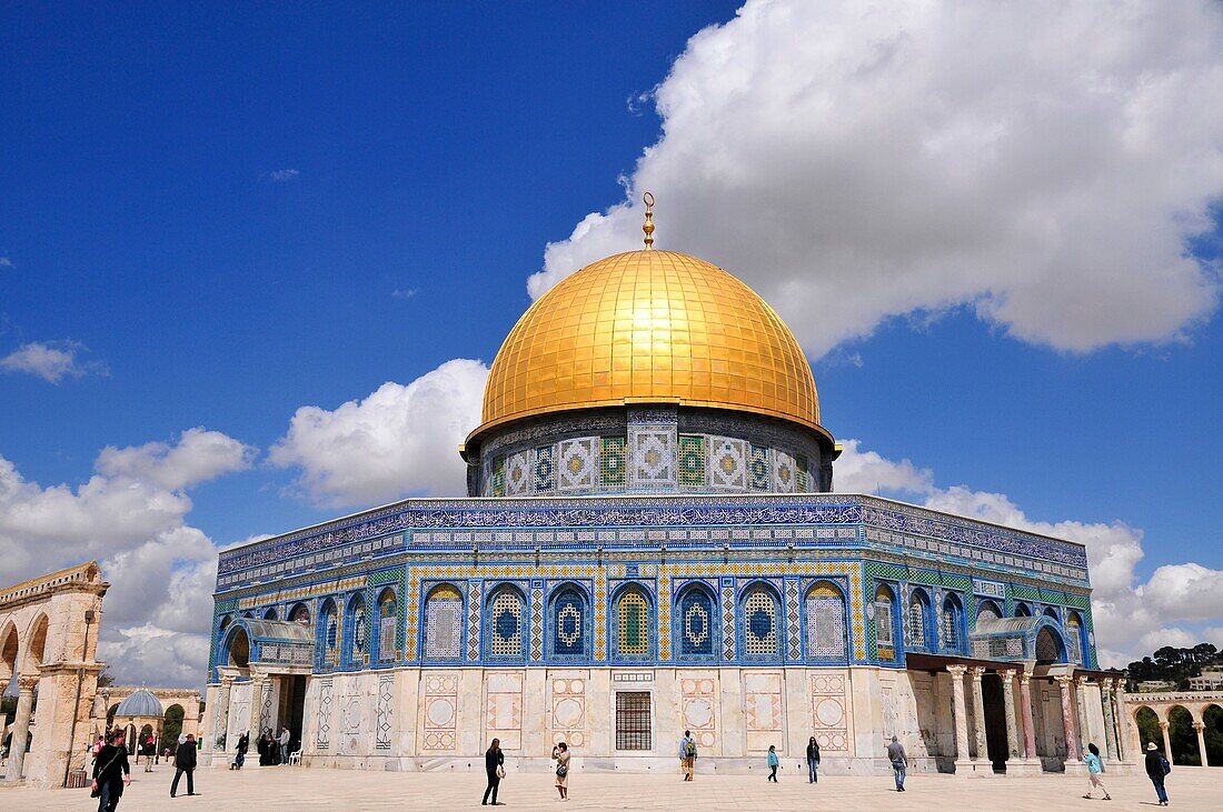Israel, Jerusalem Old City, Dome of the Rock on Haram esh Sharif Temple Mount
