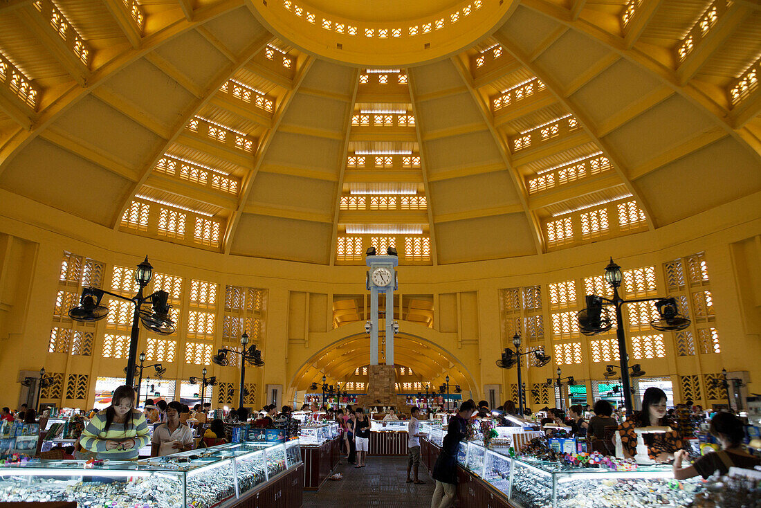 Grosse Markthalle des Zentralmarktes Zentralmarktes Psar Thmei, Phnom Penh, Hauptstadt von Kambodscha, Asien