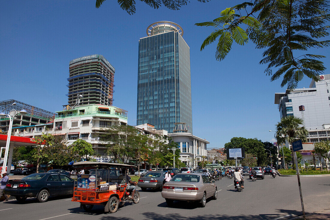Bankgebäude und Hauptsitz und Zentrale der National Bank of Cambodia, neuer Finanzdistrikt von Phnom Penh, Hauptstadt von Kambodscha, Asien