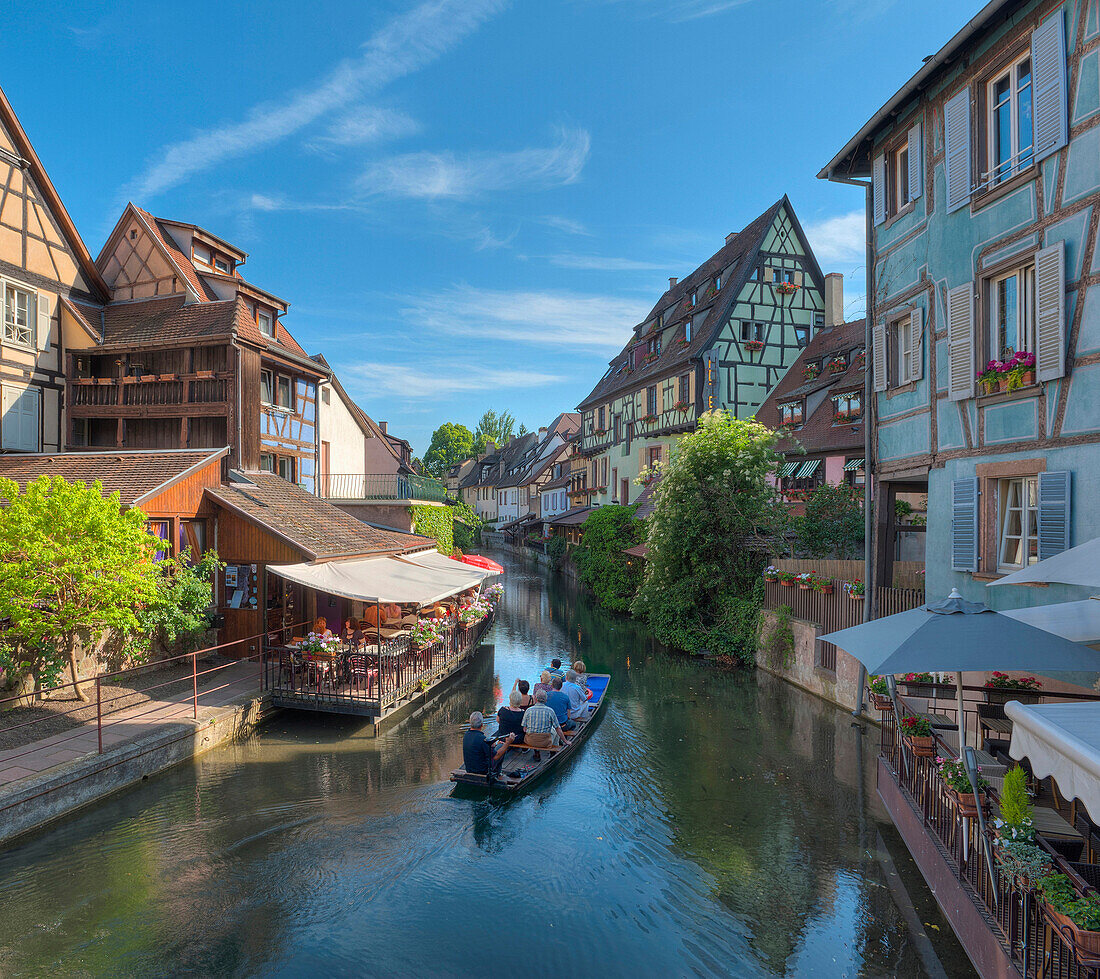 The Lauch river between half timbered houses, Little Venice, Colmar, Alsace, France, Europe