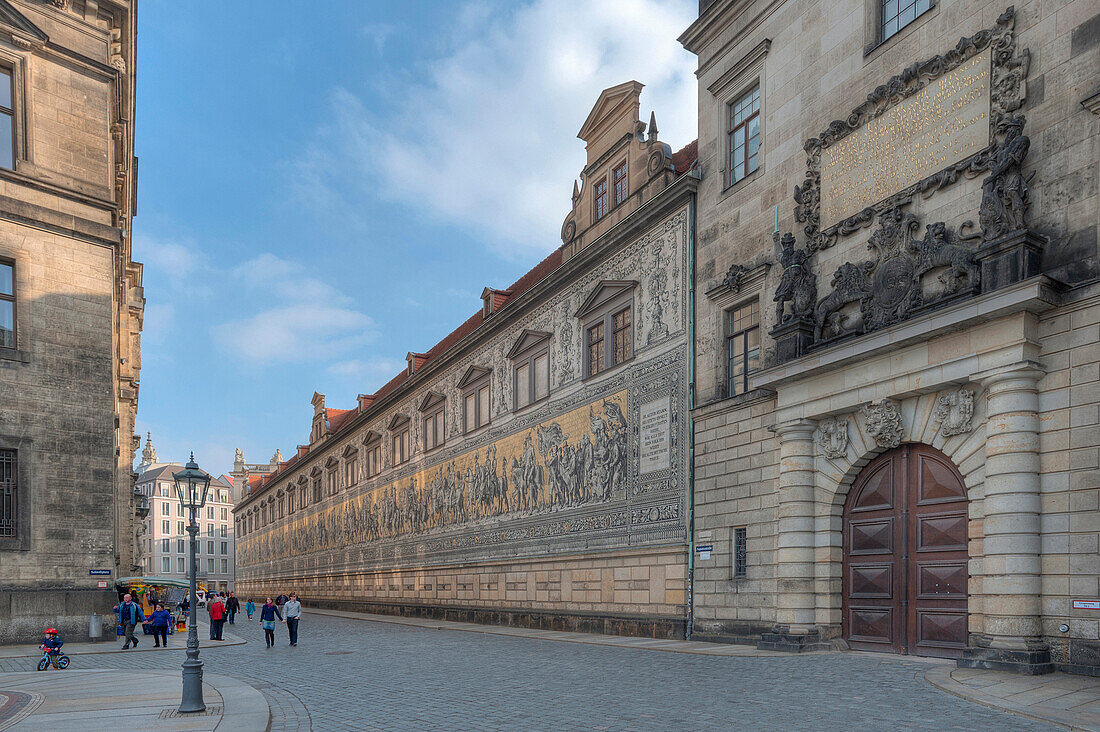 Der Fürstenzug in der Augustusstrasse, Dresden, Sachsen, Deutschland, Europa