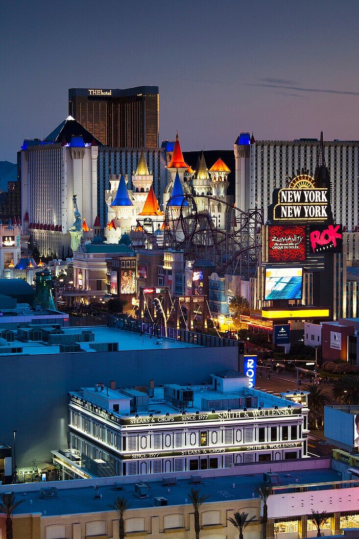 USA, Nevada, Las Vegas, high vantage view of The Strip, Las Vegas Boulevard, dusk