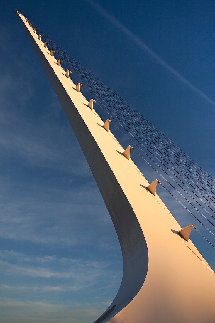 USA, California, Northern California, Northern Mountains, Redding, Turtle Bay Park, Sundial Bridge, Santiago Calatrava, archtect, sunset