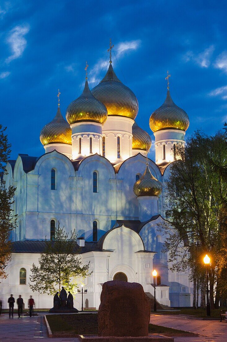 Russia, Yaroslavl Oblast, Golden Ring, Yaroslavl, Uspenski Cathedral, evening