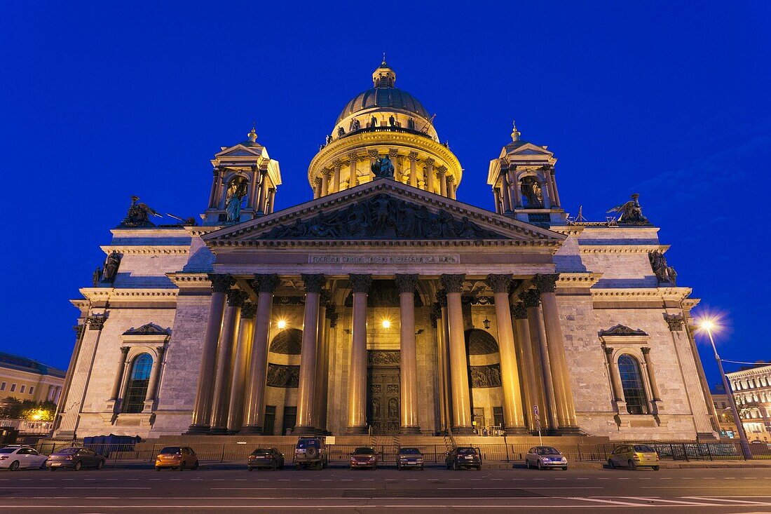 Russia, Saint Petersburg, Center, Saint Isaac Cathedral, evening