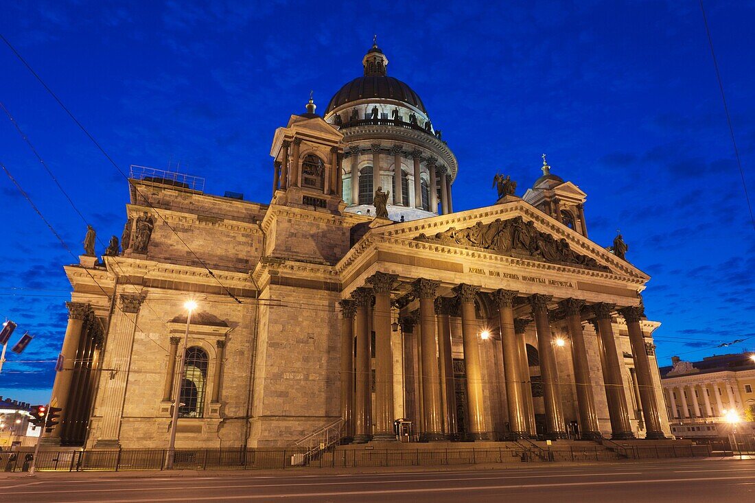 Russia, Saint Petersburg, Center, Saint Isaac Cathedral, evening