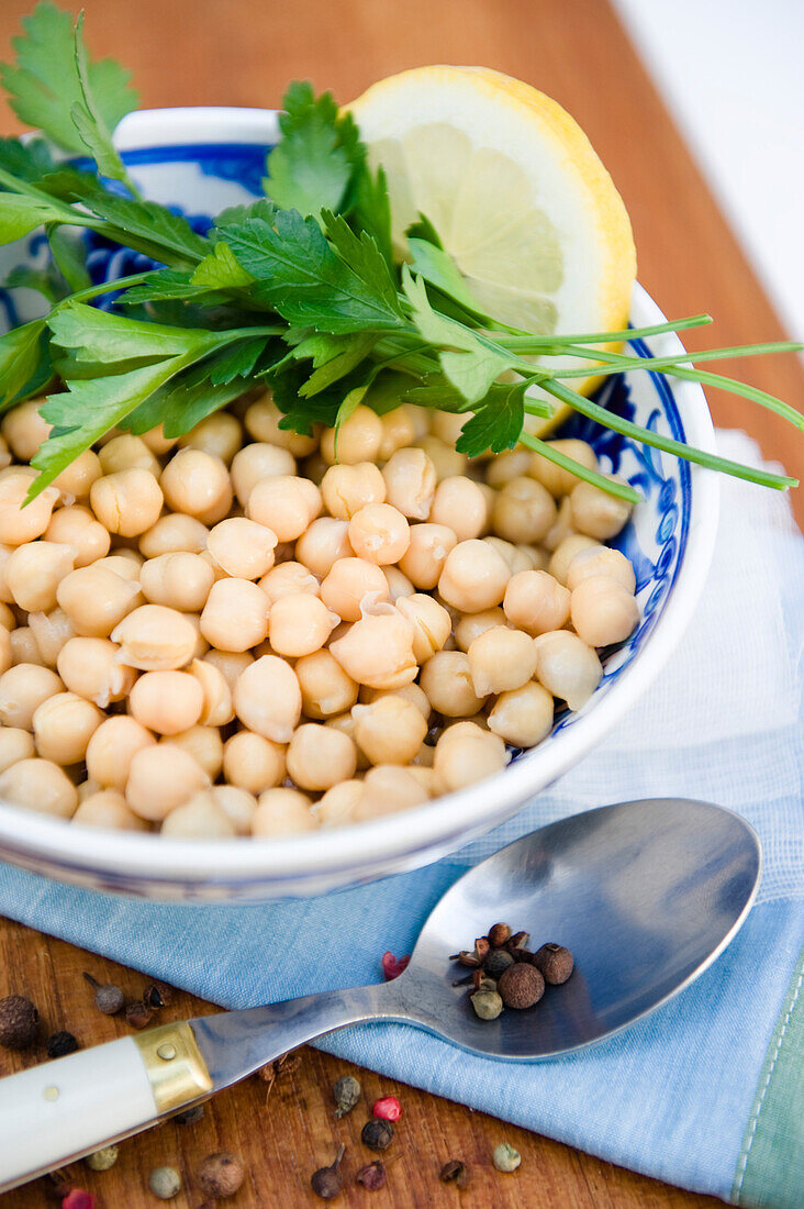 Chickpea salad in a bowl with parsley and lemon, Pulses, Healthy, Homemade