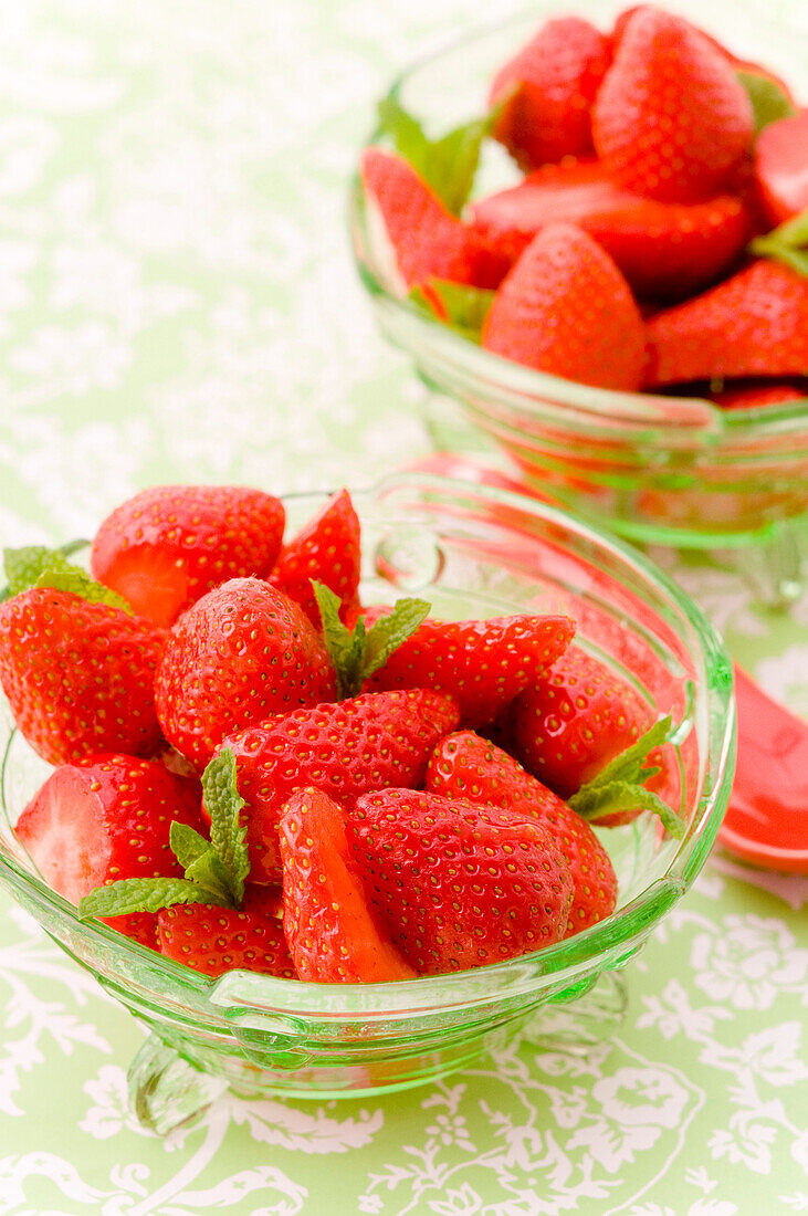 Fresh strawberries with mint in a bowl, Dessert, Fruit